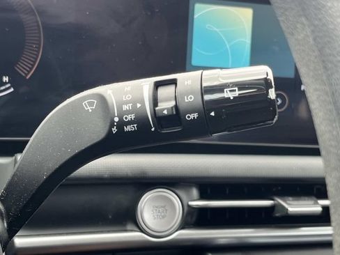 Certified 2025 Hyundai Tucson SE FWD image 28