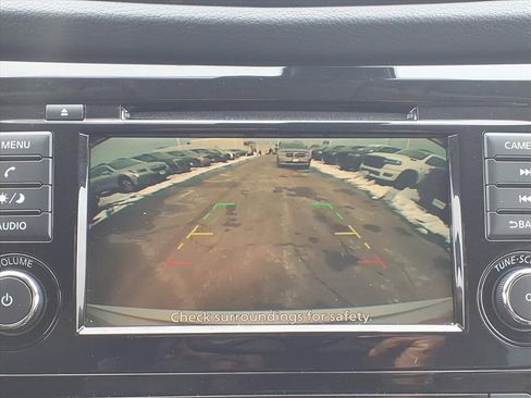 Used 2020 Nissan Rogue SV image 9