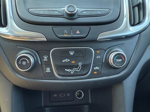 Used 2022 Chevrolet Equinox LT image 33