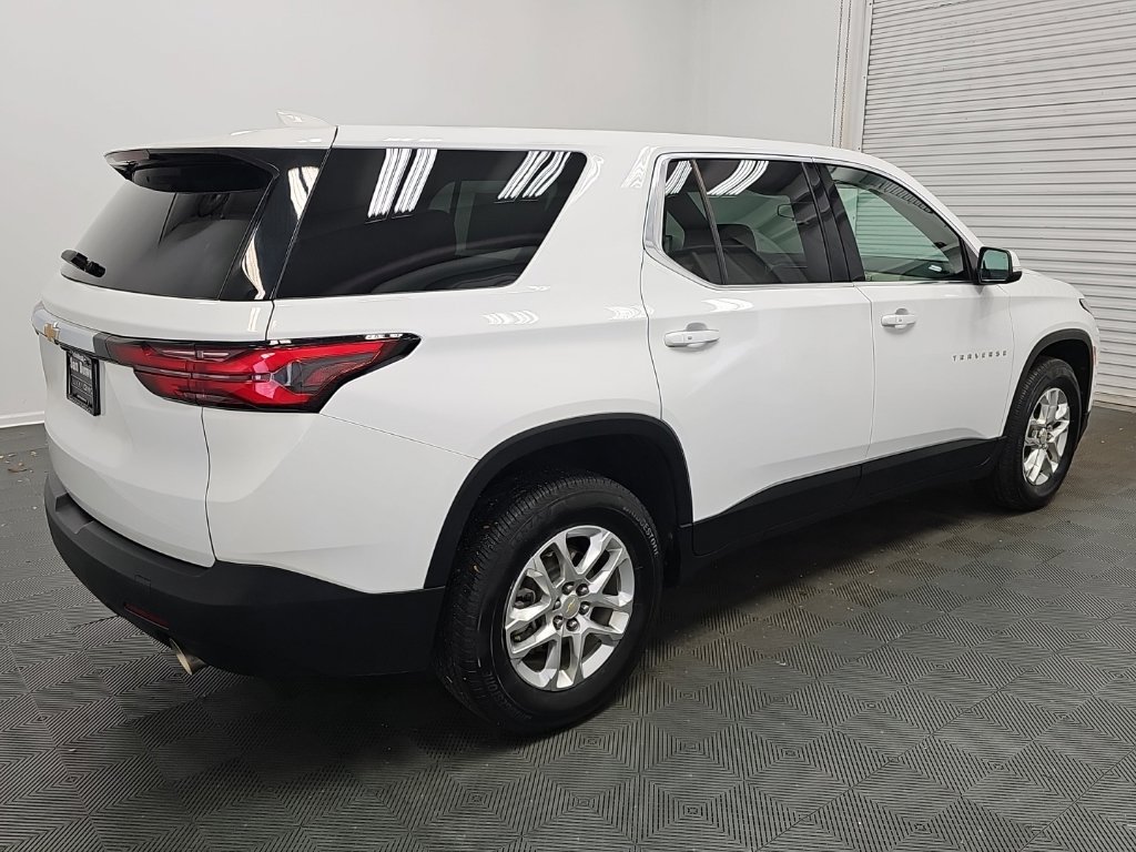 Used 2024 Chevrolet Traverse LS w/ Safety Package FWD image 9