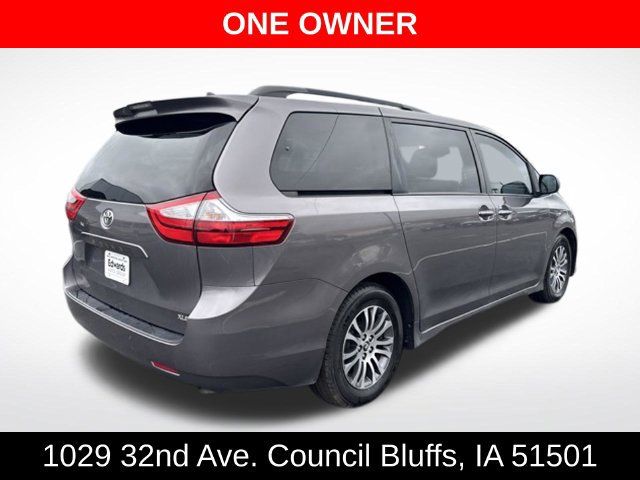 Used 2019 Toyota Sienna XLE Premium FWD image 7