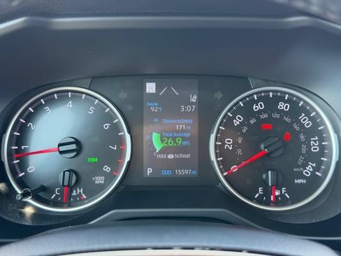 Used 2022 Toyota RAV4 XLE Premium FWD image 11