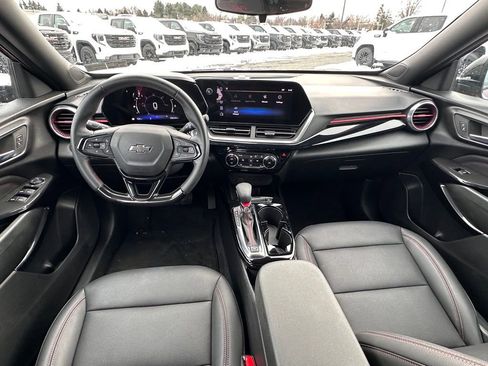 Certified 2024 Chevrolet Trax RS image 23