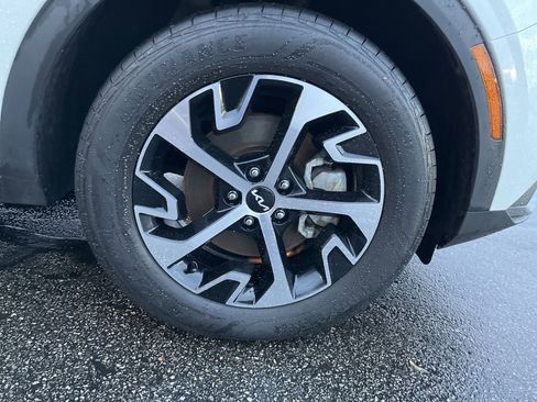 Used 2023 Kia Sportage EX image 12