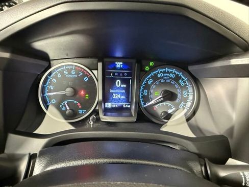 Used 2022 Toyota Tacoma TRD Off-Road w/ Technology Package image 26