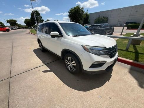 Used 2018 Honda Pilot EX image 2