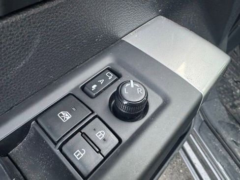 Used 2023 Toyota Tundra Platinum image 16