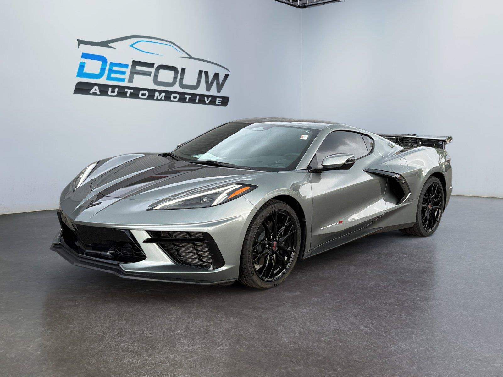 Used 2024 Chevrolet Corvette Stingray Coupe RWD image 7
