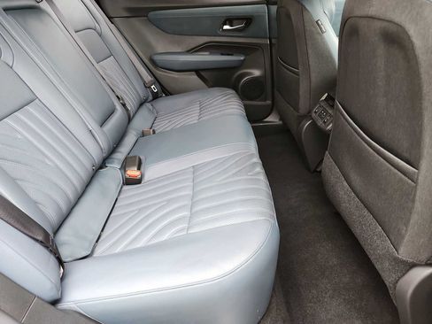 Used 2023 Nissan Ariya AWD/4WD image 17