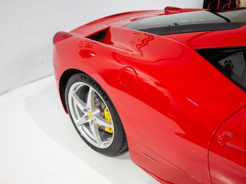 Used 2014 Ferrari 458 Italia Coupe RWD image 19
