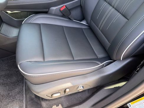 New 2026 Buick Enclave Avenir w/ Super Cruise Package FWD image 18