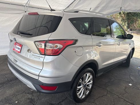 Used 2017 Ford Escape Titanium image 5