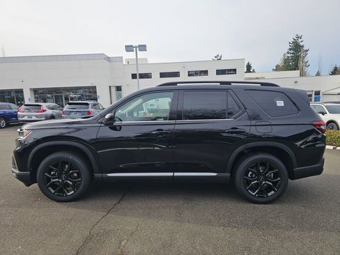 New 2025 Honda Pilot Touring image 4