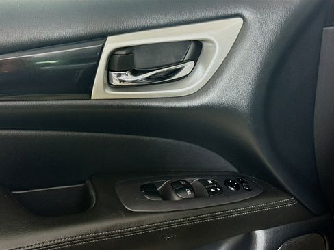 Used 2019 Nissan Pathfinder SV w/ Cargo Package FWD image 24