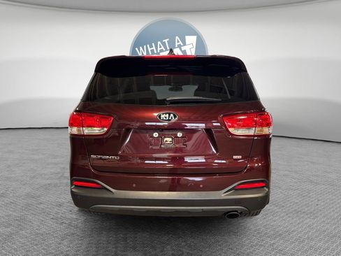 Used 2017 Kia Sorento AWD w/ LX Convenience Package image 5