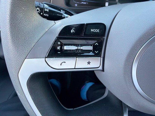 Certified 2025 Hyundai Elantra SE FWD image 32