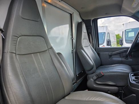 Used 2018 Chevrolet Express 3500 w/ Power Convenience Package RWD image 11