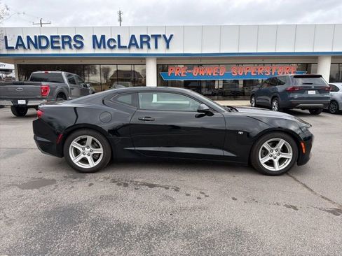Used 2020 Chevrolet Camaro LT image 2