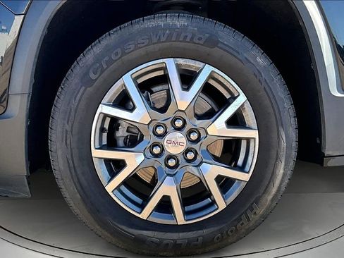 Used 2023 GMC Acadia SLT AWD/4WD image 32