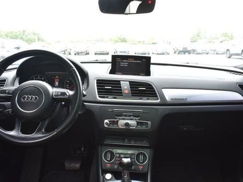 Used 2018 Audi Q3 2.0T Premium Plus w/ Premium Plus Package AWD/4WD image 37