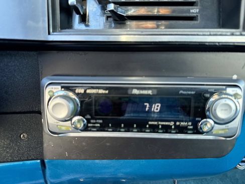 Used 1988 Chevrolet Silverado 3500 2WD Crew Cab image 26