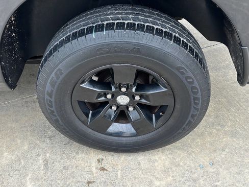 Used 2017 RAM 1500 Classic SLT image 24