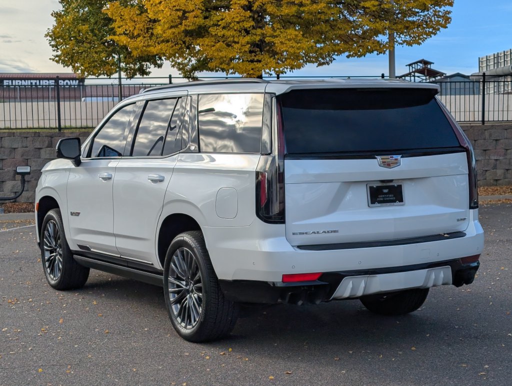 Used 2023 Cadillac Escalade V AWD/4WD image 3