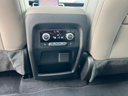 Used 2026 GMC Acadia Elevation w/ Elevation Premium Package FWD image 24