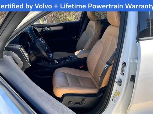 Used 2020 Volvo XC40 T5 Momentum w/ Protection Package Premier image 32