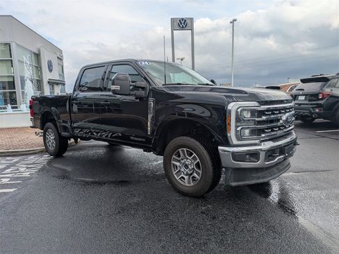 Used 2024 Ford F250 Lariat image 3