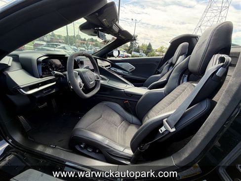 Used 2024 Chevrolet Corvette Stingray Premium Conv w/ Z51 Performance Package RWD image 4