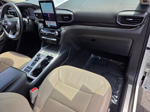 Certified 2023 Ford Explorer Limited w/ Limited Technology Package RWD image 18