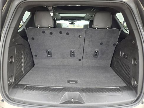 Used 2021 GMC Yukon SLT w/ SLT Luxury Package image 10