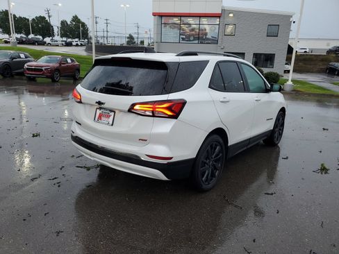 Used 2023 Chevrolet Equinox RS w/ RS Leather Package FWD image 4