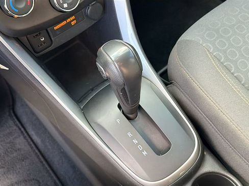 Used 2022 Chevrolet Trax LS w/ Tint and Cruise Package image 26