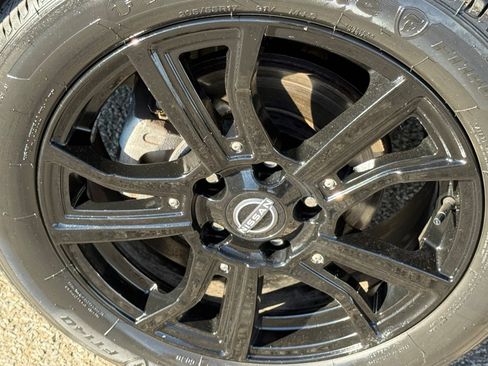 Used 2023 Nissan Kicks SR w/ SR Premium Package FWD image 12