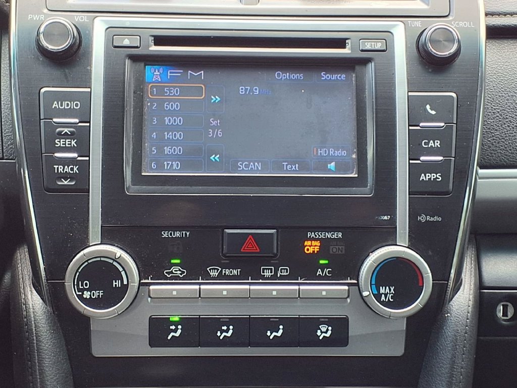 Used 2013 Toyota Camry SE w/ Leather Pkg FWD image 22