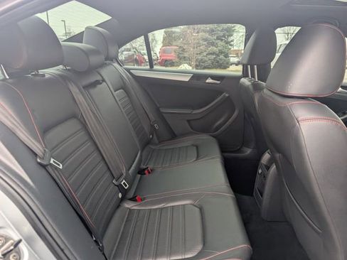 Used 2014 Volkswagen Jetta GLI Autobahn image 18