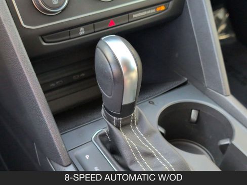 Used 2021 Volkswagen Atlas SE image 16