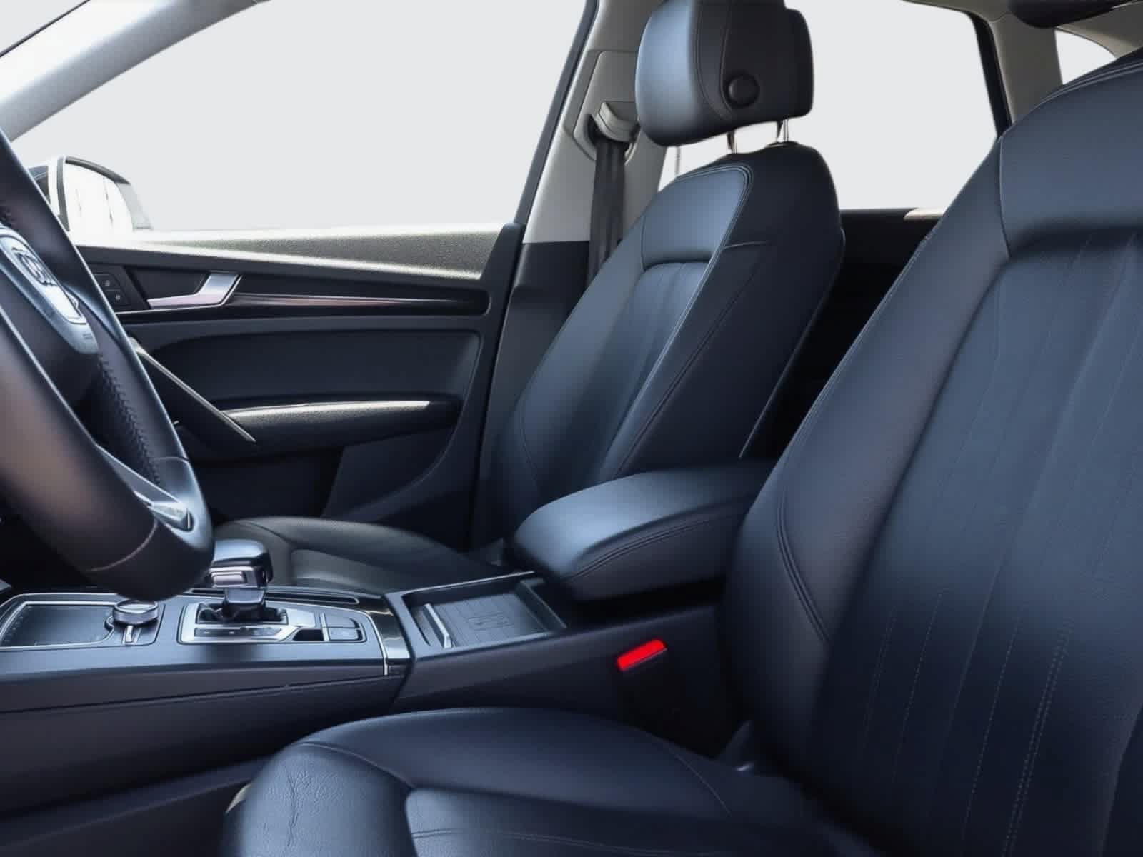 Used 2020 Audi Q5 e Premium w/ Convenience Package AWD/4WD image 30