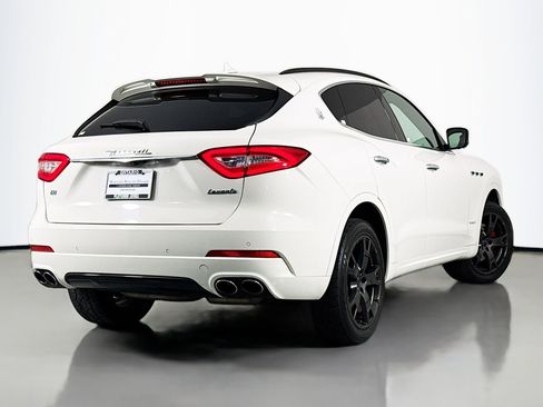 Used 2018 Maserati Levante GranSport image 11