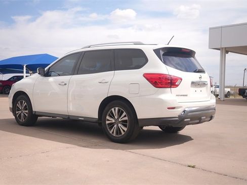 Used 2018 Nissan Pathfinder S image 5