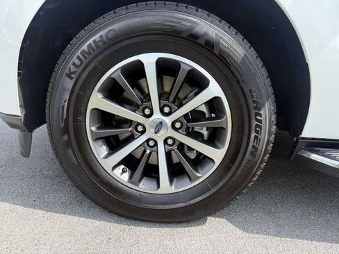 Used 2021 Ford Expedition XLT image 11