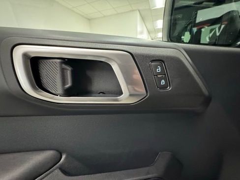 New 2025 Ford Bronco Badlands image 13