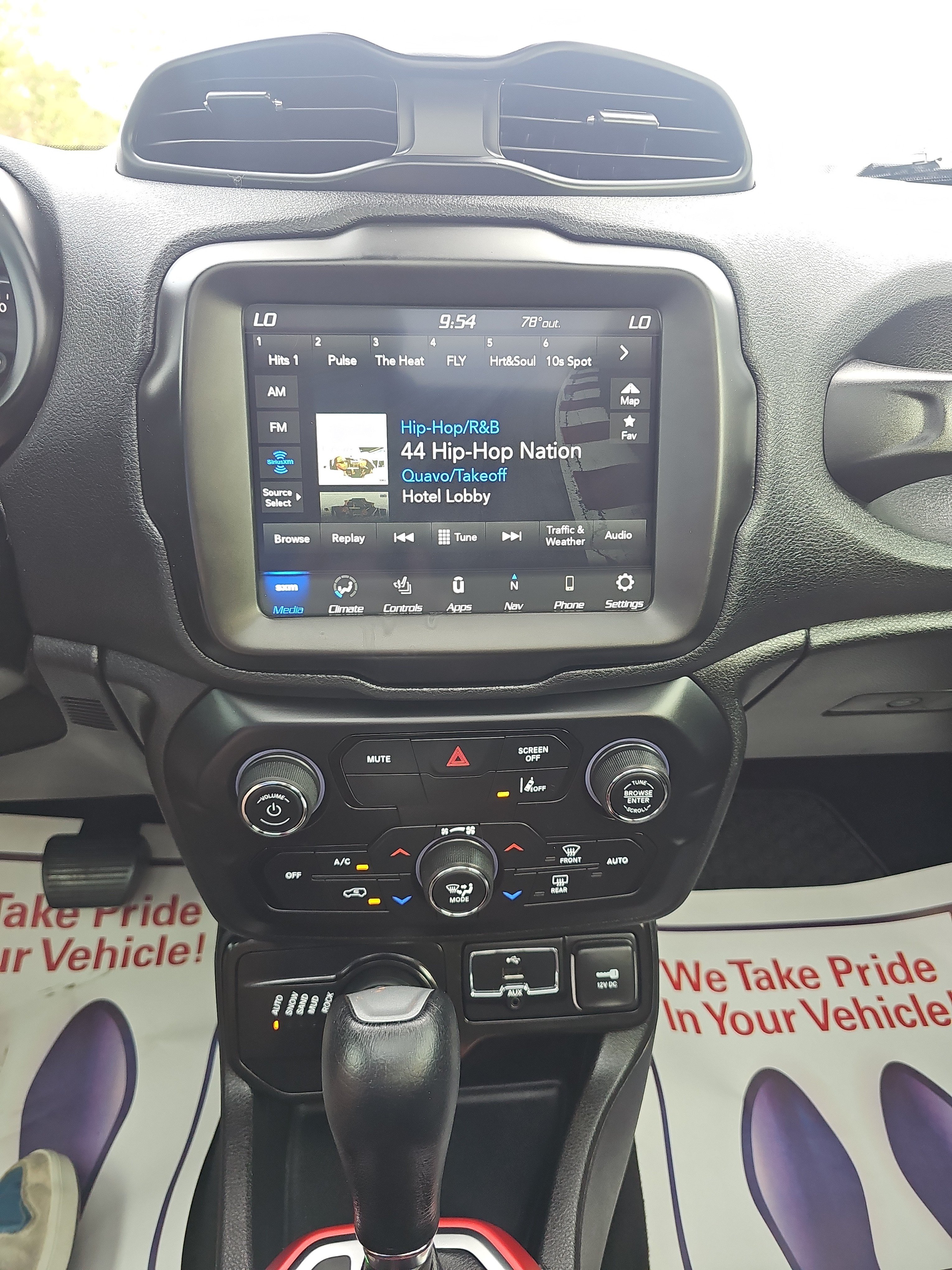 Used 2022 Jeep Renegade Trailhawk w/ Sun/Sound Group AWD/4WD image 29