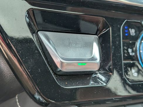 Used 2024 GMC Sierra 2500 Denali Ultimate AWD/4WD image 17