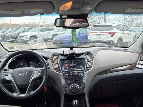 Used 2017 Hyundai Santa Fe SE w/ Cargo Package image 7