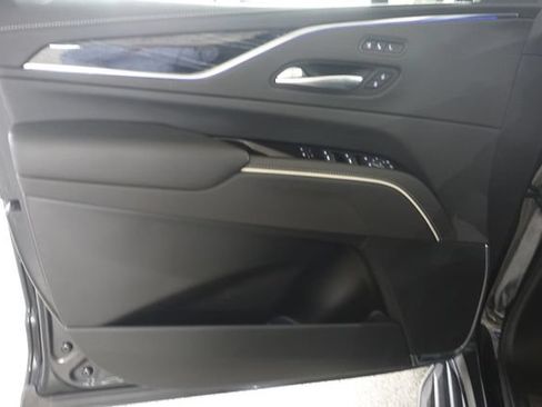 Used 2021 Cadillac Escalade ESV Sport AWD/4WD image 9