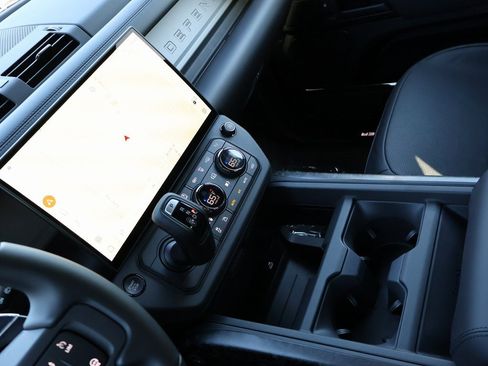 New 2026 Land Rover Defender 110 image 24