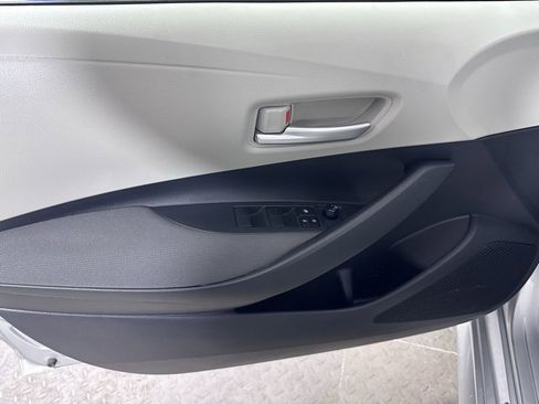 Used 2020 Toyota Corolla LE image 18